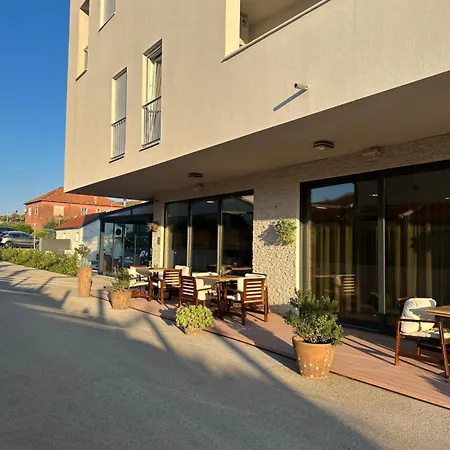 Aurum Aparthotel